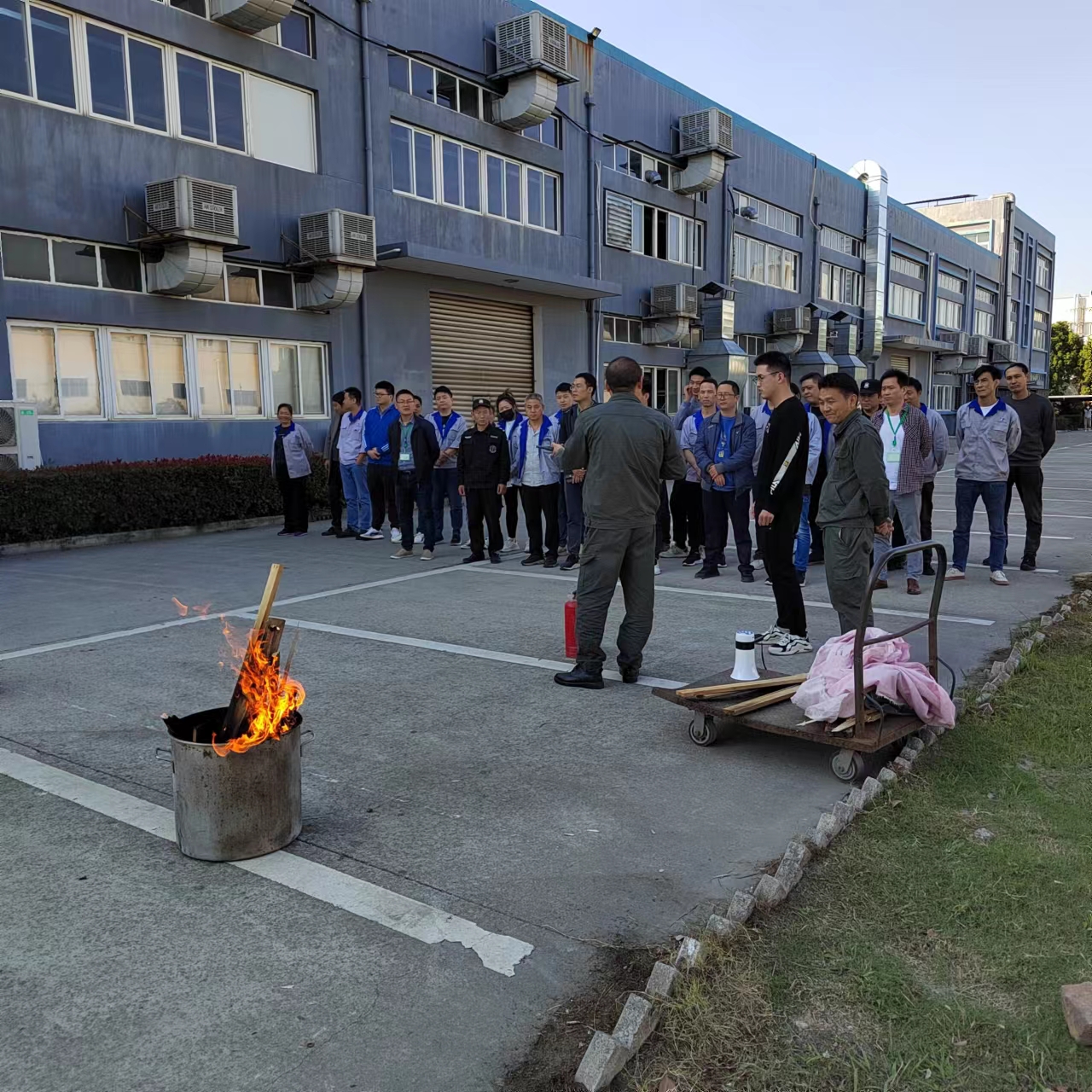 以练促防，丁是丁集团积极开展企业消防演练